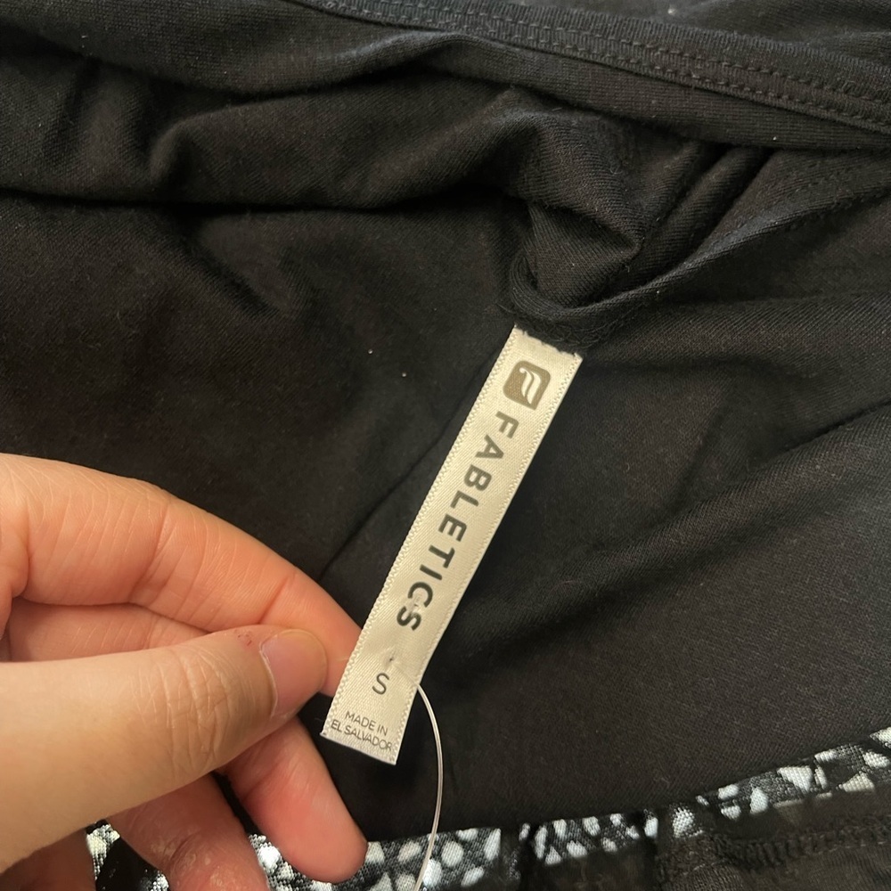 Nicola Tank‎ Fabletics - Picture 5 of 6
